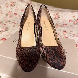 Taryn Rose, Teaneck heels